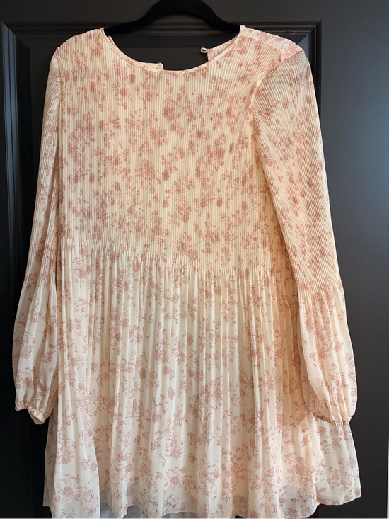 Aritzia Dresses & Skirts - Aritzia Wilfred Daydream mini dress in bone/heirloom pink